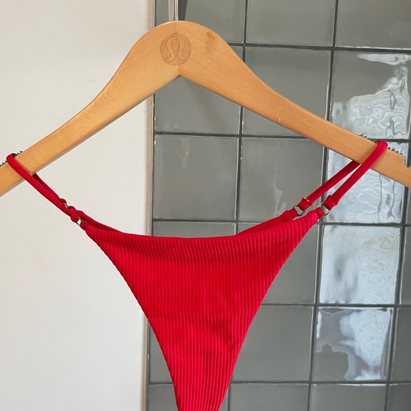 Frankie's Bikini Set - Picture 2 of 8